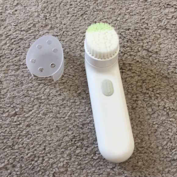 🚫Slod Out🚫Clinique Facial Cleaner - Picture 3 of 5